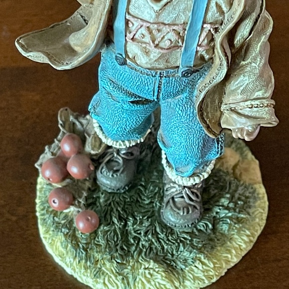 Pickin' Apples Girl and Boy Figurines, #11297-01 - Picture 10 of 13